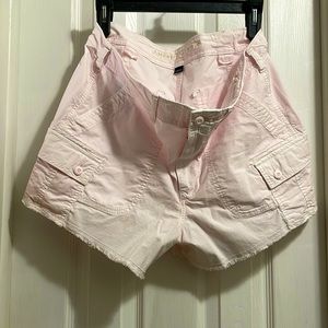 Cargo shorts. Size 12 American Eagle. 98% cotton 2% elastane. Pink